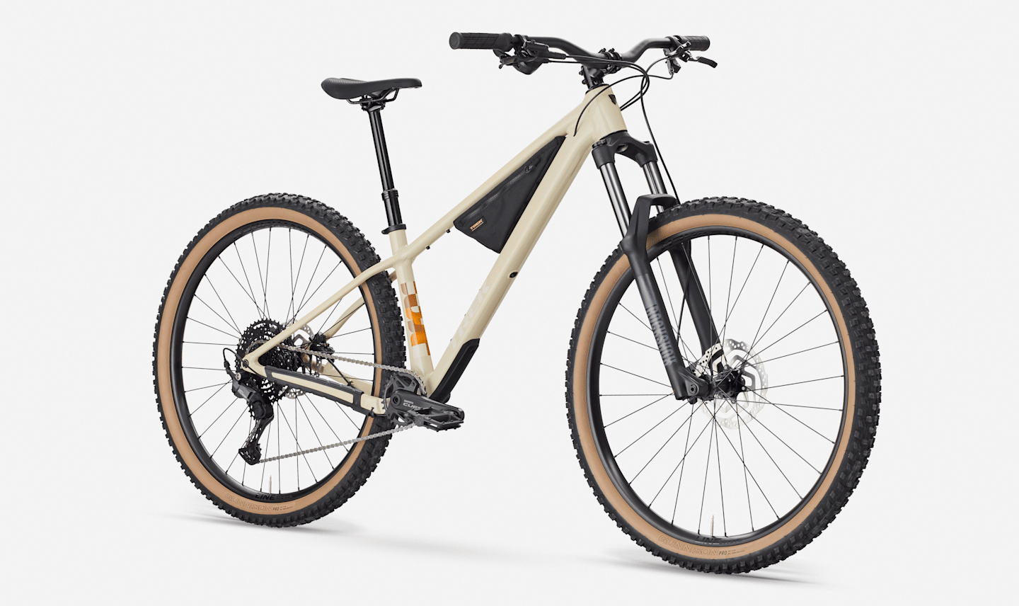 2026 Trek Roscoe 7 Gen 4 Bike - Reviews, Comparisons, Specs