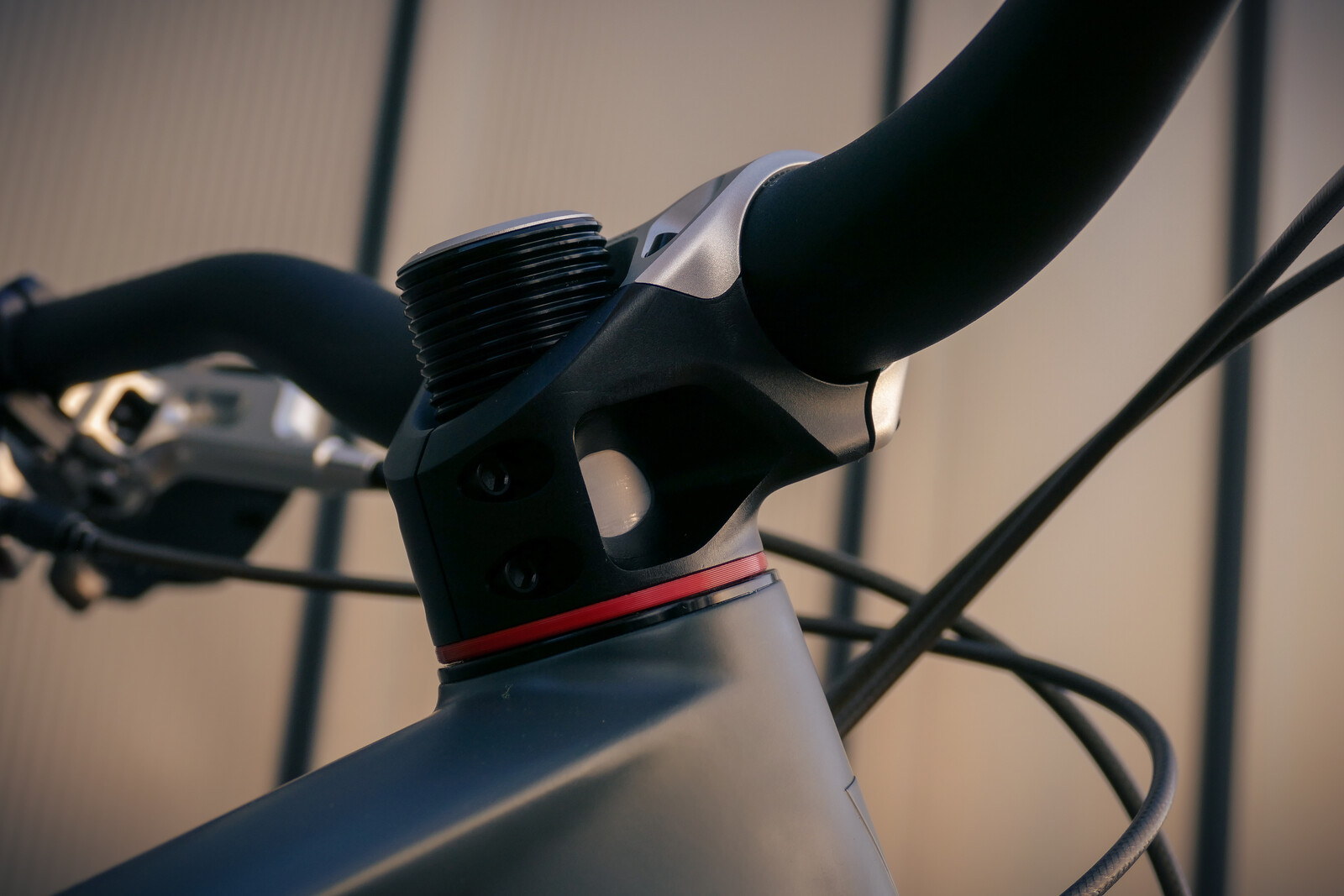 Custom stem I designed in CAD to minimize components and maximize stiffness. Integrated bearing race, 50mm rise, 36mm length, 70mm clamping width, ti hardware