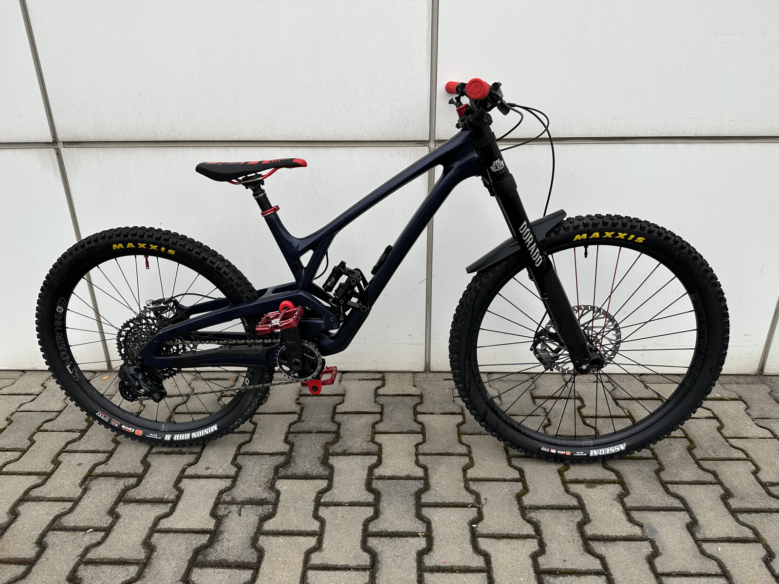 EVIL INSURGENT Mサイズ 29/27.5 カーボンフルサスMTB EVIL INSURGENT Mサイズ 29/27.5 カーボンフルサスMTB