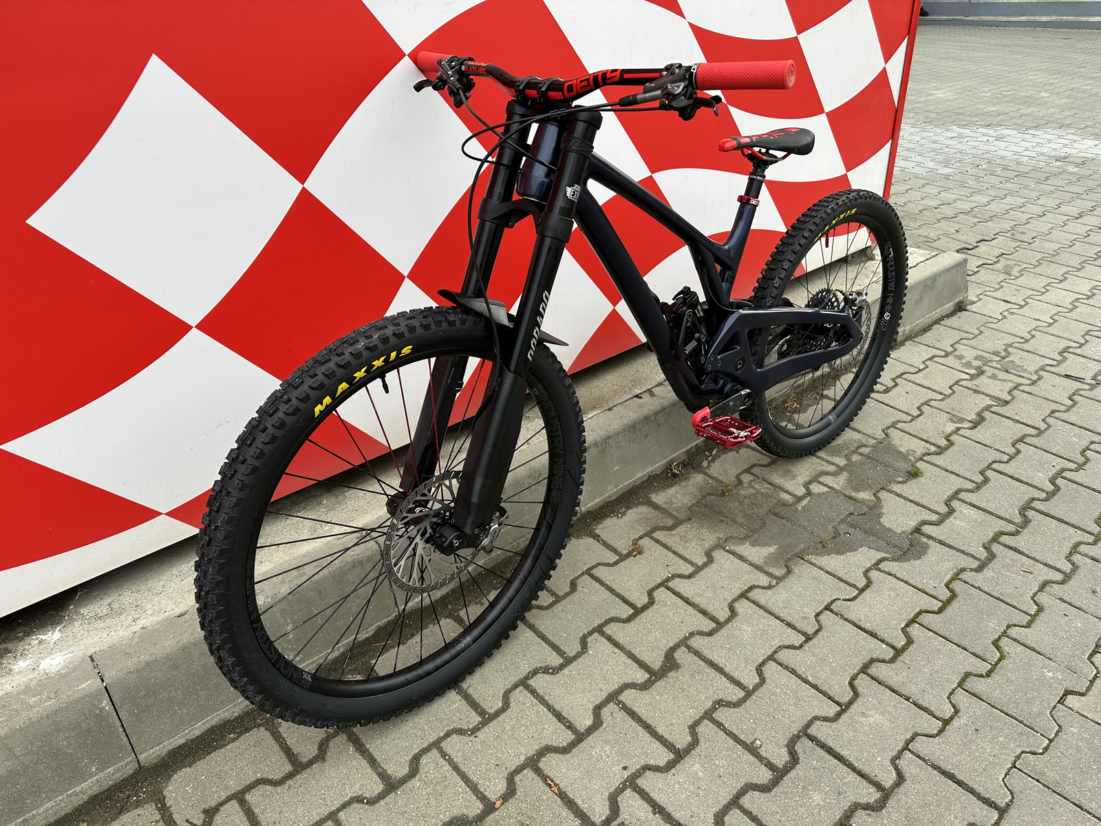 Evil Insurgent LS - trexyz's Bike Check - Vital MTB