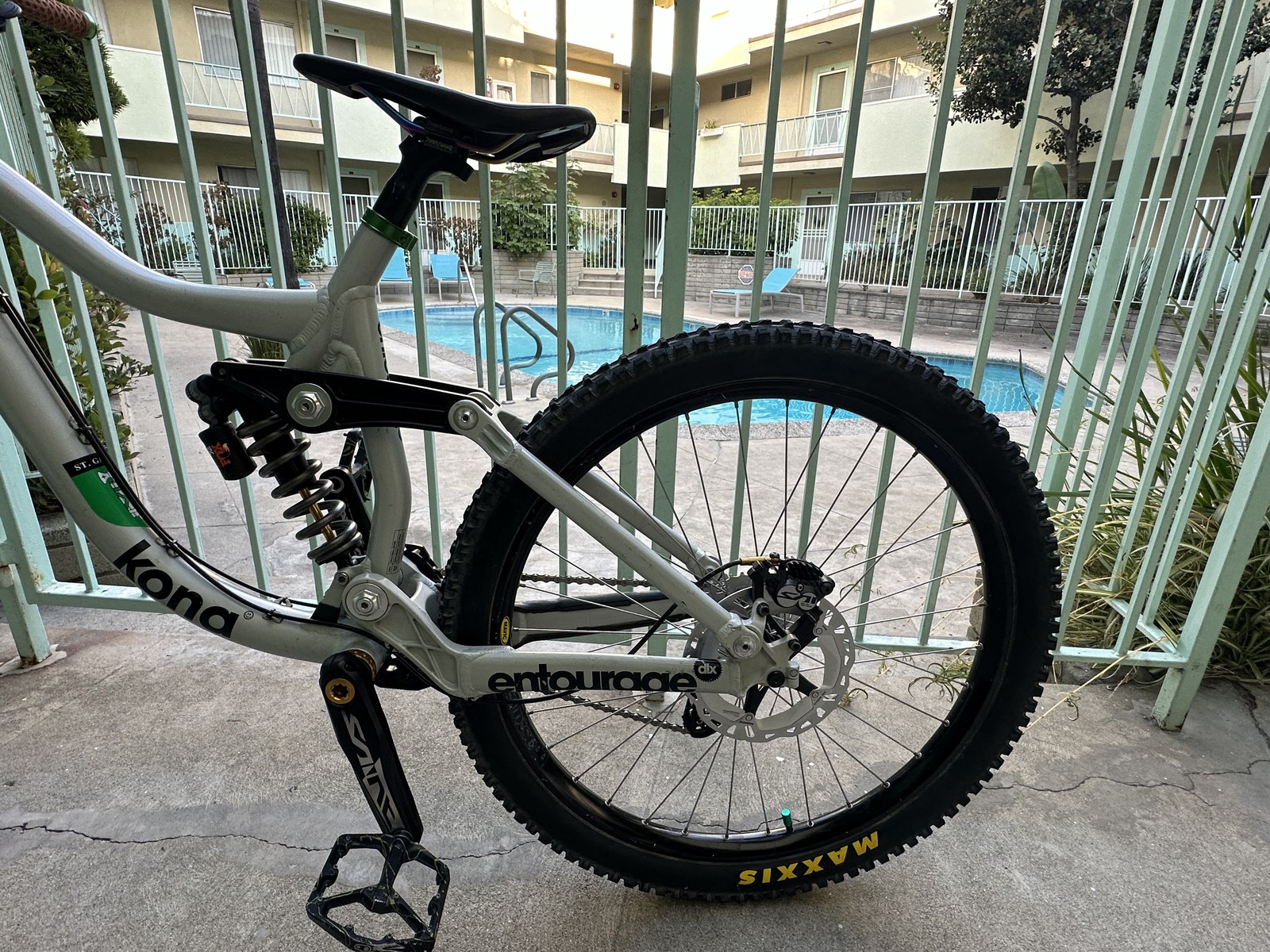 2012 Kona Entourage dlx - swissfist31's Bike Check - Vital MTB