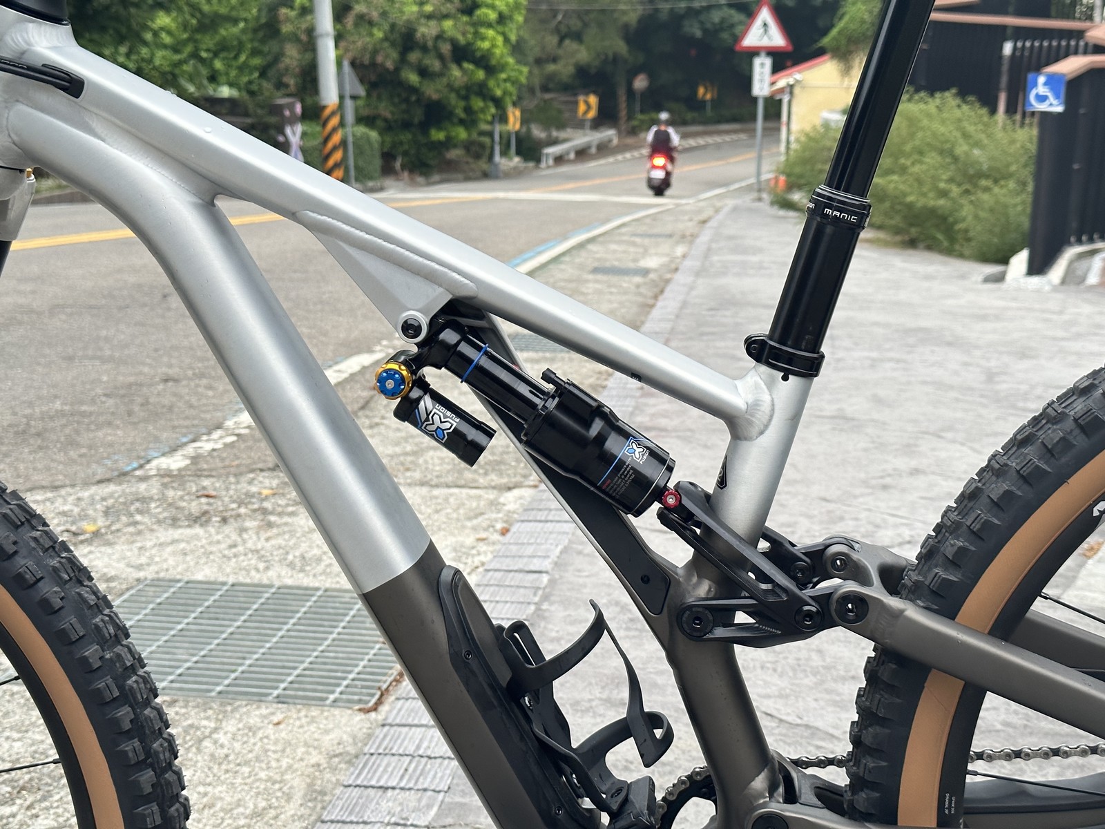 MB-610EX MOMENT/モーメント build withDESIGNO JBA Performance Exhaust 1809S 1 5/8