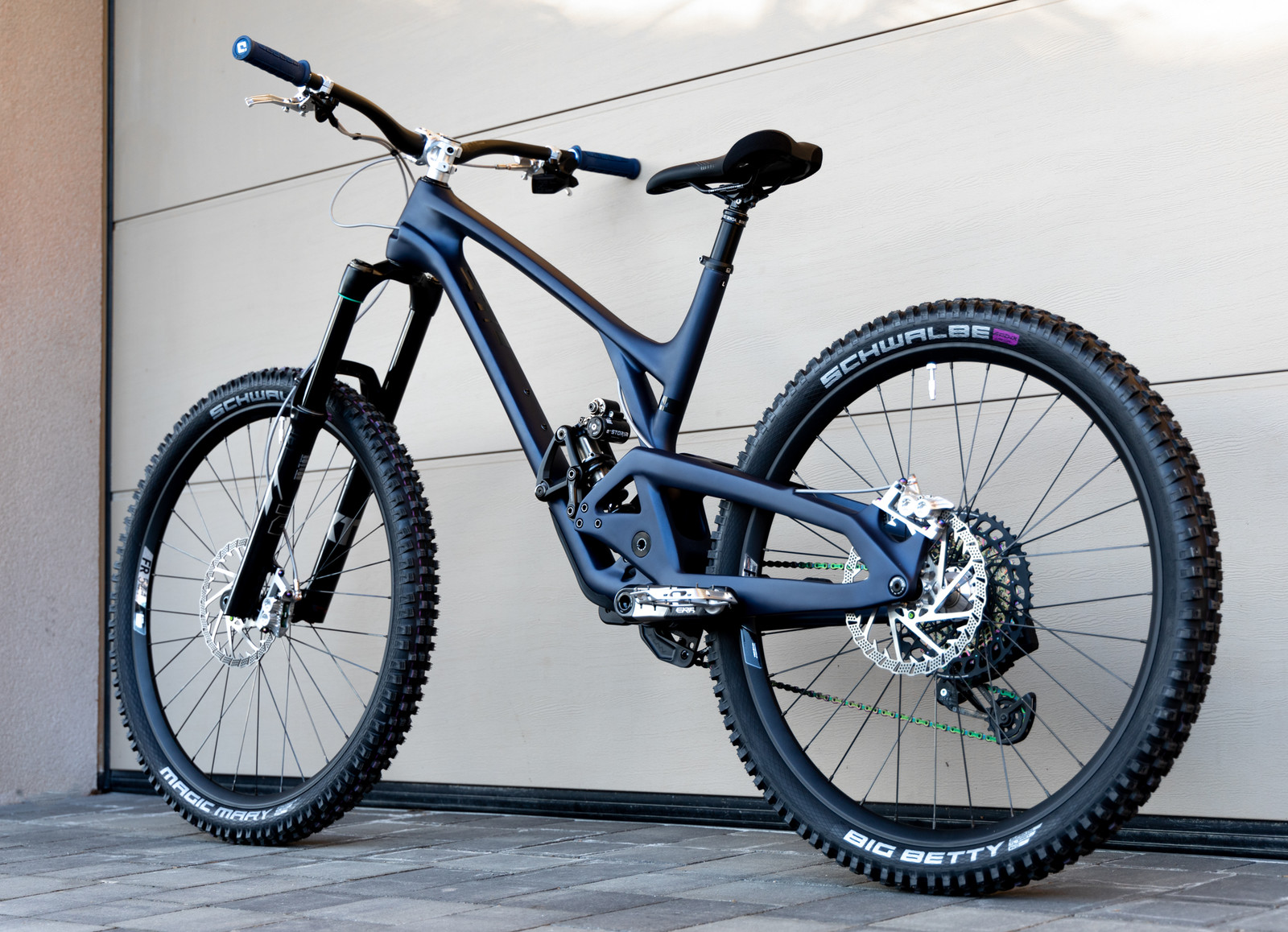 Evil Insurgent masterpiece - apelcar2's Bike Check - Vital MTB