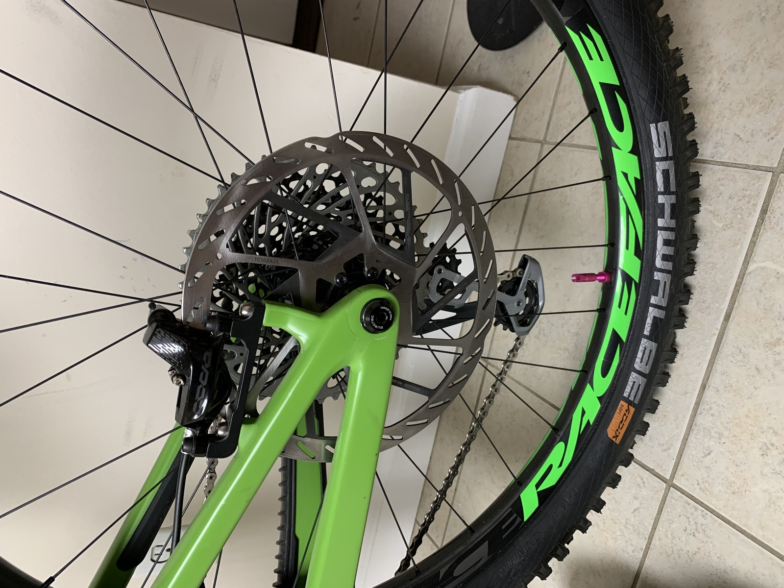 choiceページ 2022) FULL CARBON CUSTOM SANTA COIL - Johnnyfoes's Bike
