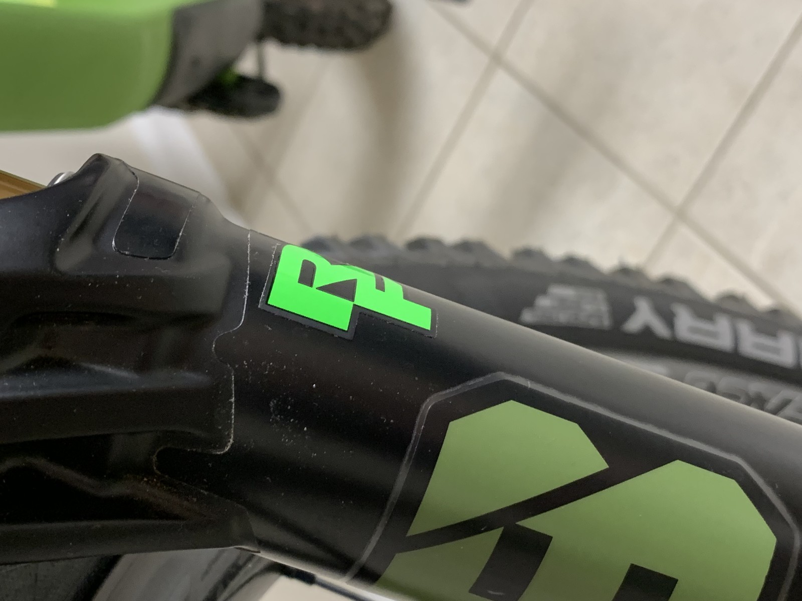 2022) FULL CARBON CUSTOM SANTA COIL - Johnnyfoes's Bike