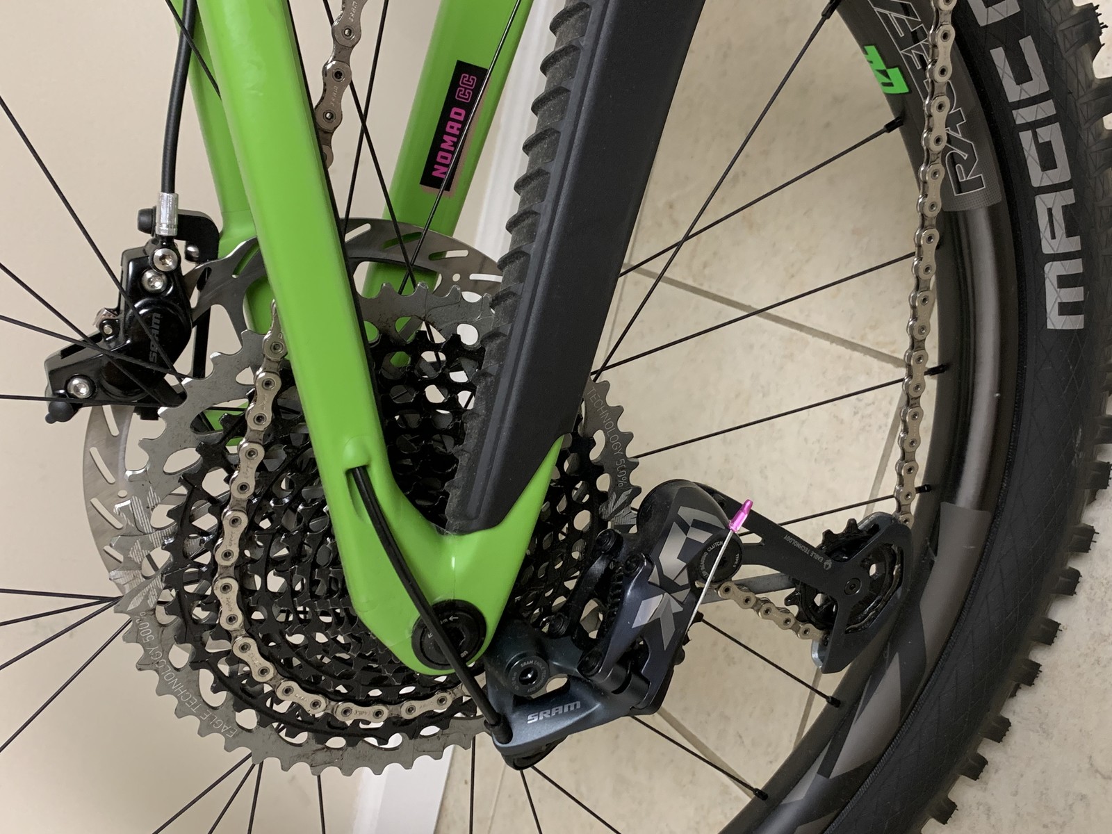 2022) FULL CARBON CUSTOM SANTA COIL - Johnnyfoes's Bike