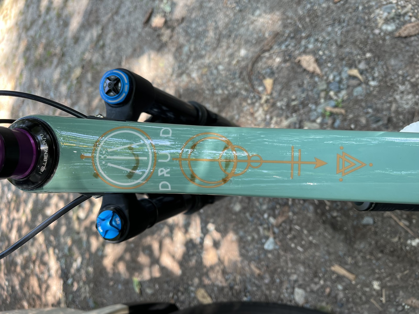 Additional coloration from Garmin mount. Works well with the stock graphics. 