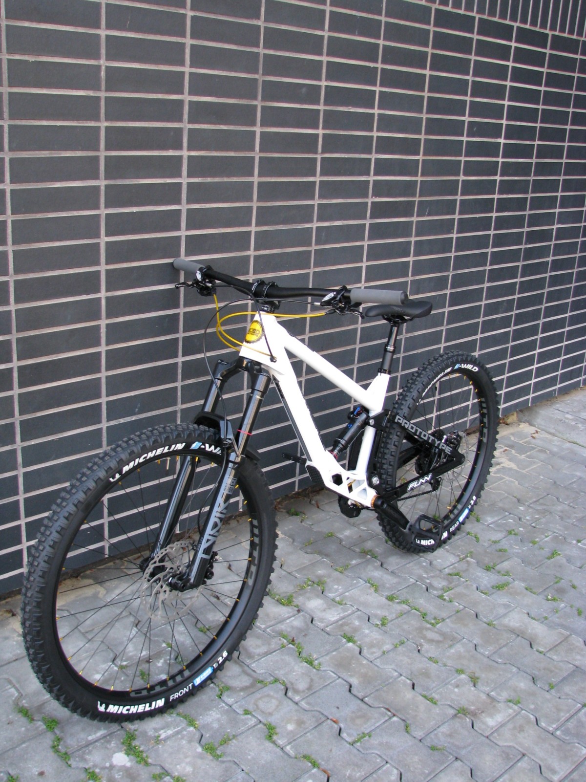 hope race evo e4