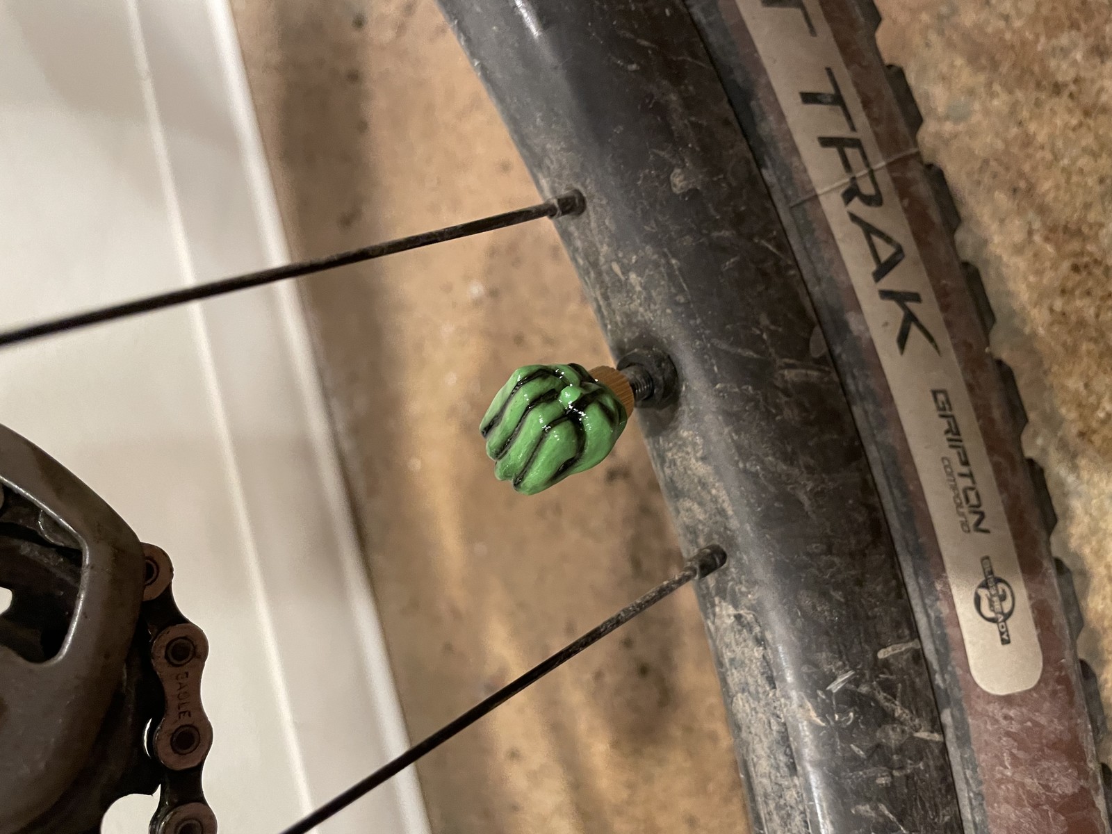 Custom Specialized Chisel Hulk FoughnutLover's Bike Check Vital MTB