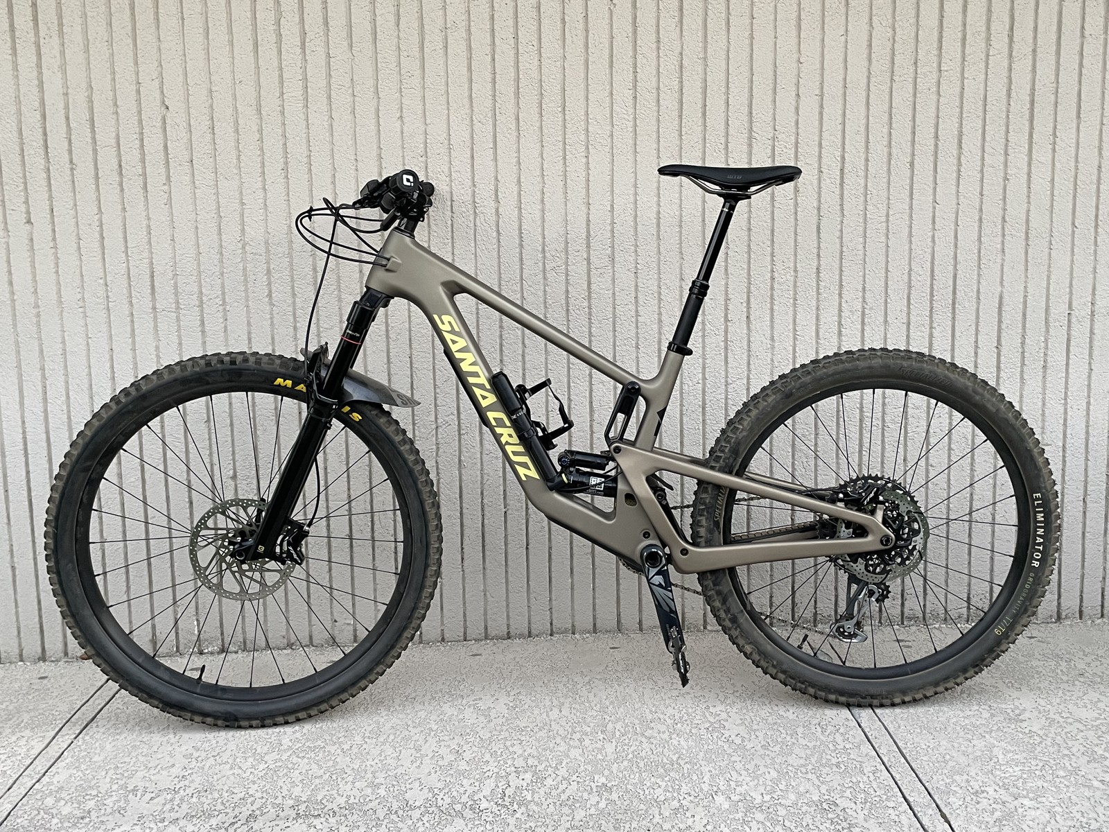 2023 Santa Cruz 5010 - Erik_The_Red's Bike Check - Vital MTB