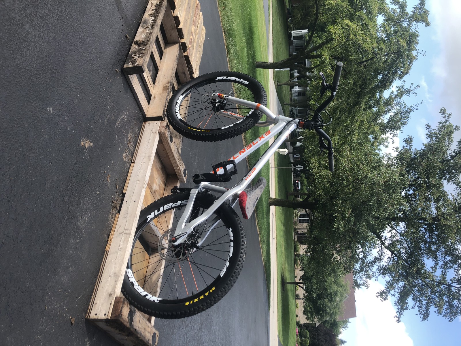 Extention Potential Edith Pro Custom! - DCTREEMTB's Bike Check