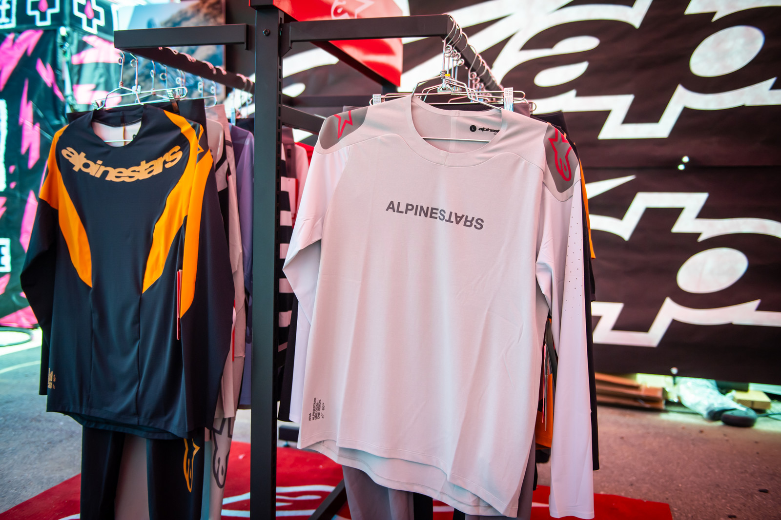 Alpinestars apparel range - PIT BITS - Sea Otter 2024 Day 3 - Mountain ...