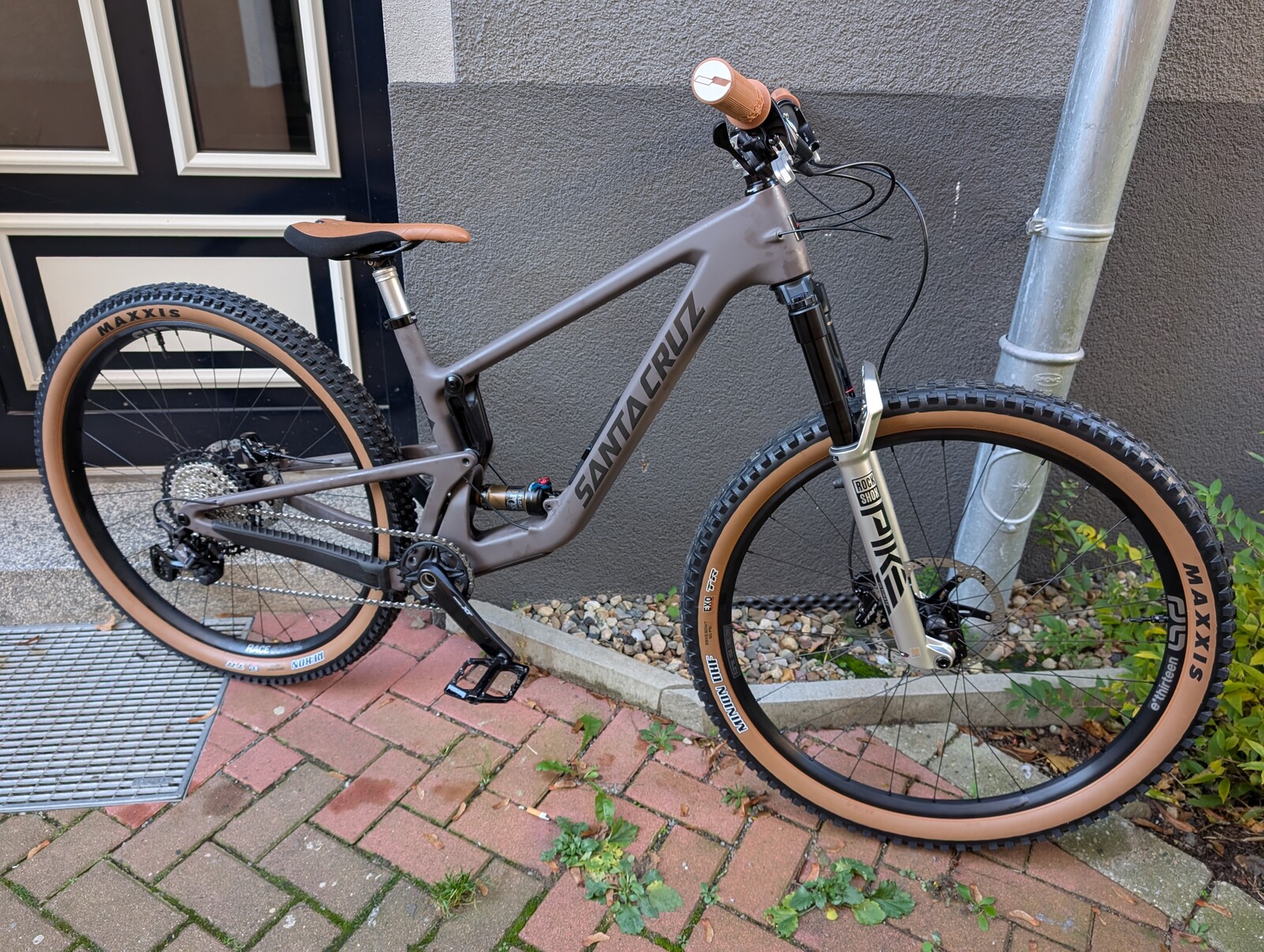 PXL 20241201 124721669.MP 1.jpg?VersionId=M26U.ao7ax8M .zL
