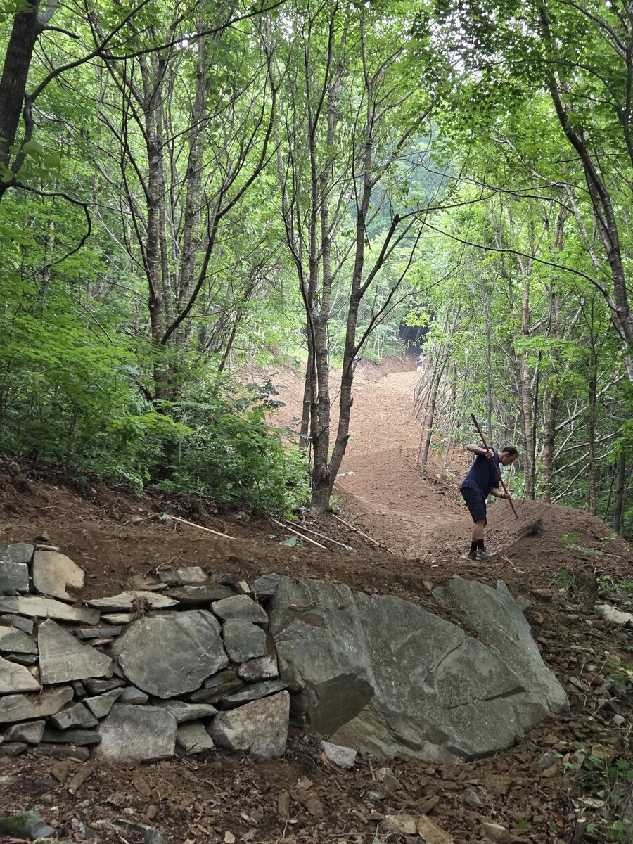 2 12.jpg?VersionId=yRU29aMHgE9AmsvSIs