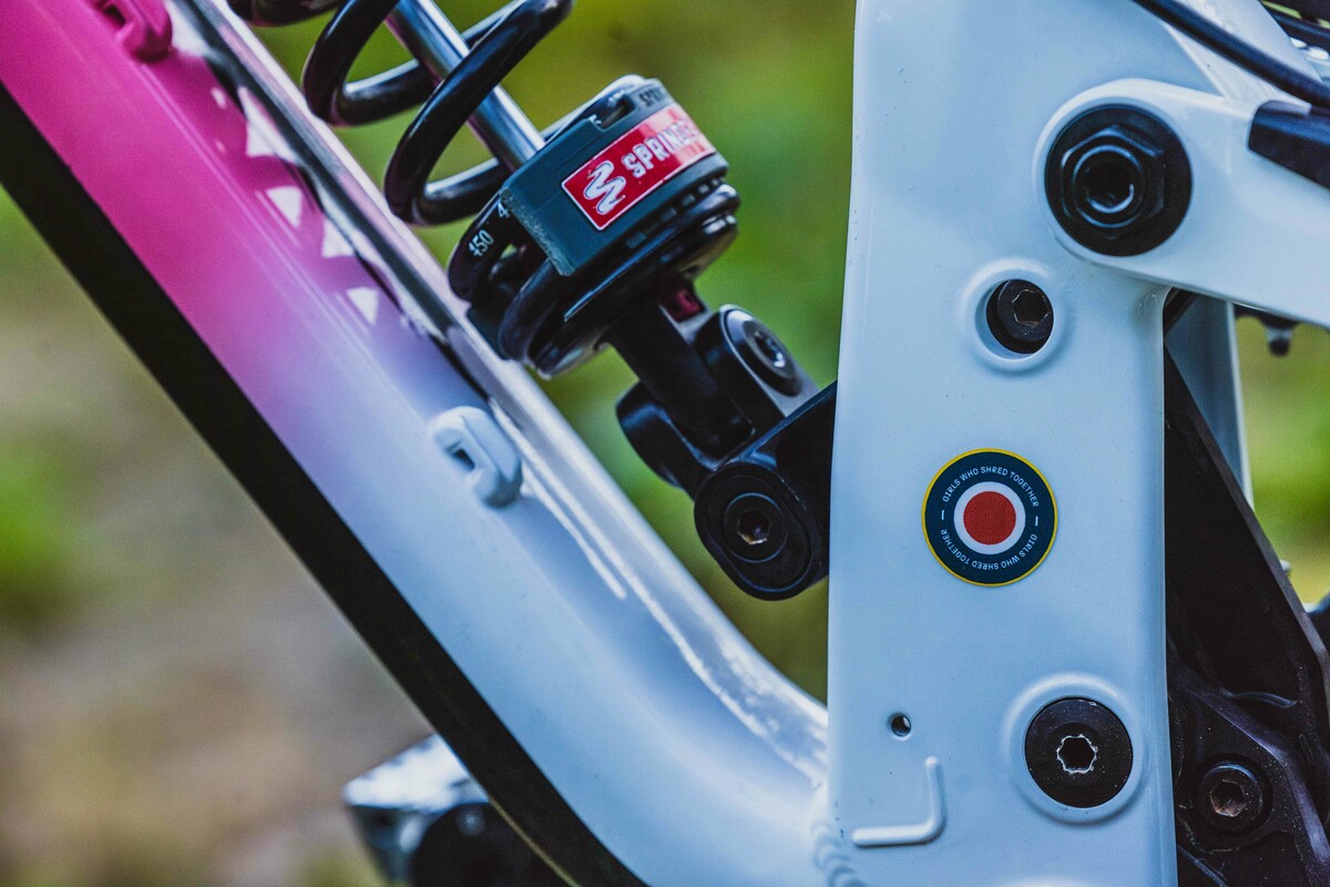 DG Hardline Tasmania Norco-50 0.jpg?VersionId=0Vgx.Hl9WPTksTRKhjVQGz3Py