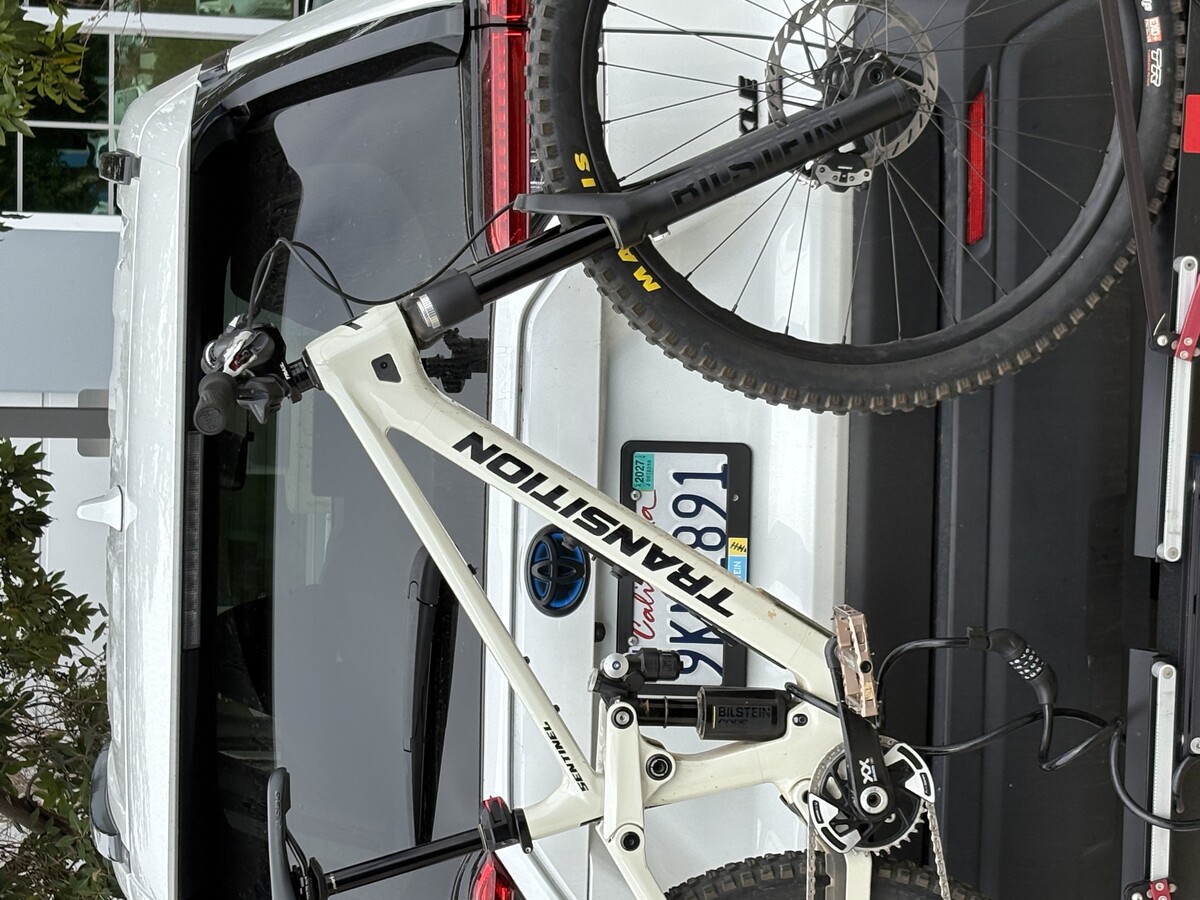 IMG 2175 2.jpeg?VersionId=8eZugOarISicwk3VDdEhWp5mEtdoM