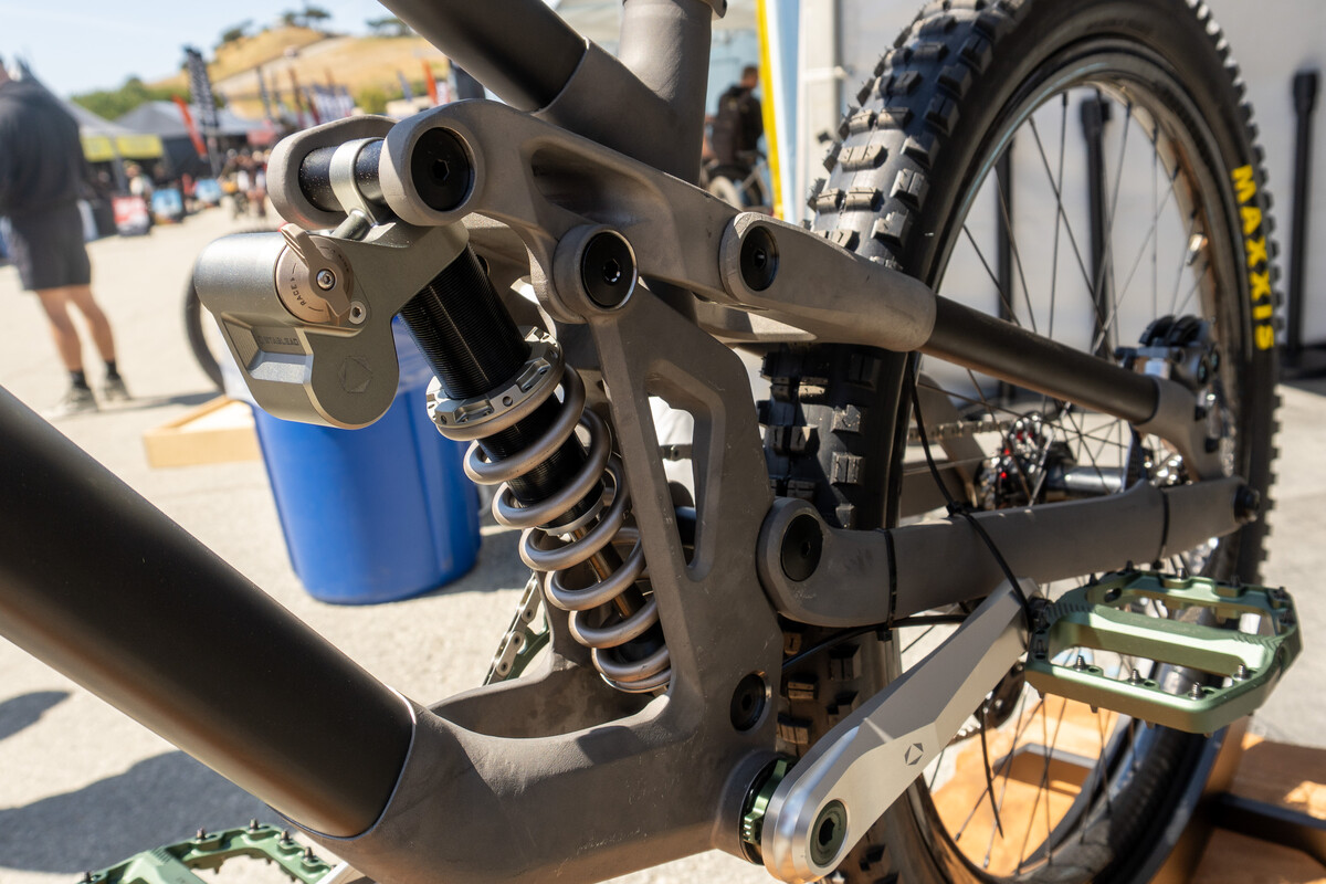 Untitled-32.jpg?VersionId=YgqarrJB7e