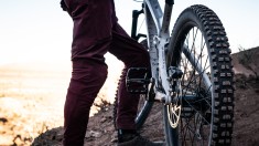 Industry Nine Releases Limited Edition All Black EN305 Wheelset