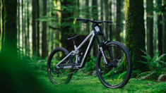 “Race Bike for the People!” – The New Transition TR11 Downhill Bike