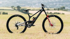 YT Brings Back the TUES LTD, 4444 EUR with RockShox Ultimate Suspension, Carbon Wheels and Ochain Device