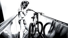 OneUp Components Introduces the Goldstone Grips