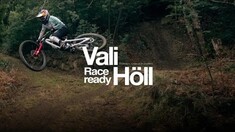 Vali Höll Looks Pretty Comfy on Her New Bike Already