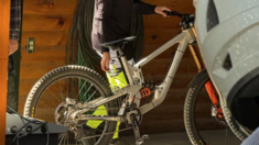 Kolb in Syndicate Kit Photo Authentic, Nina on Prototype Alloy Frame