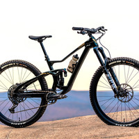 Devinci MTB Product-117 Copy.jpg?VersionId=z4V.dIIzTd30JvAixaZR