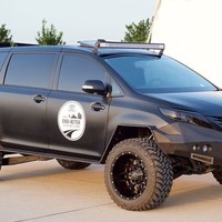 toyota-sienna-uuv-front-three-quarter1