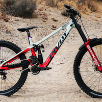Custom build from Sagebrush Cycles 