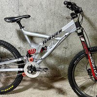 DHR 2003 FB.jpeg?VersionId=dYrxOA6mAFXByVlQj15CF