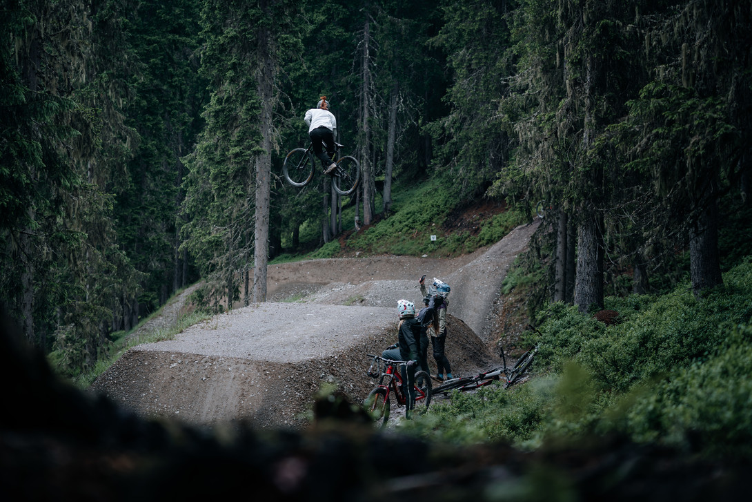 Girls Shred Leogang%28c%29YvonneH%C3%B6rl web-14.JPG?VersionId=x84Q92y EbcPHfgGtPJt9tb0fJDu7HN