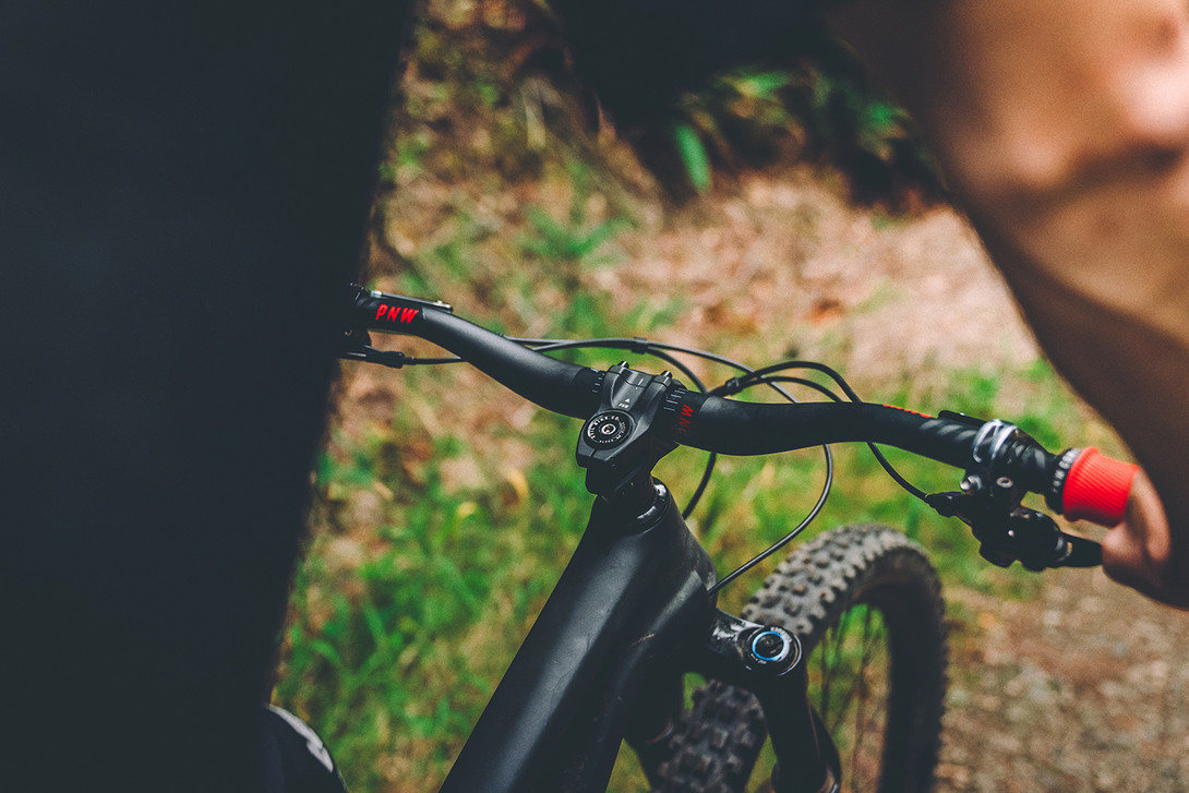 5 PNW Loam Carbon Handlebar