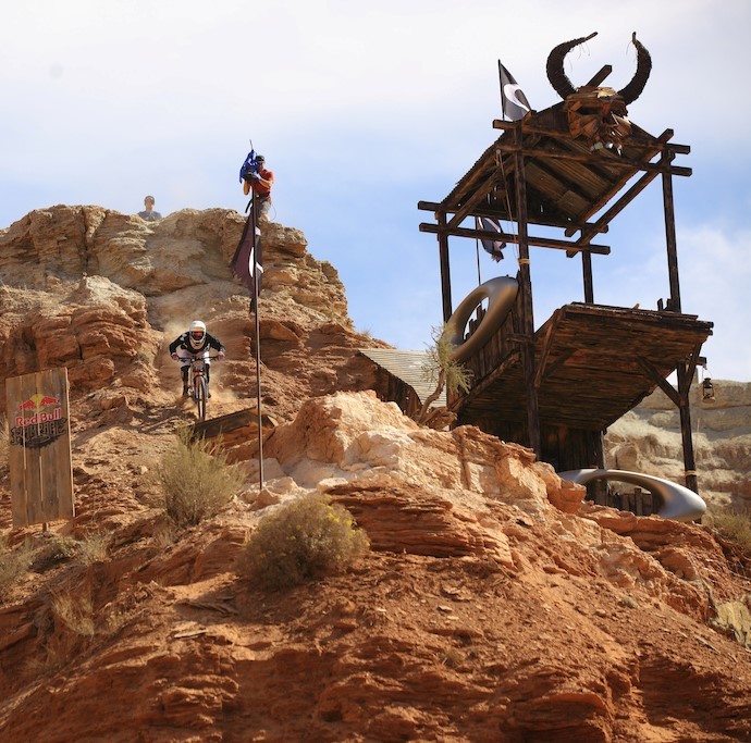 2012 0.jpg?VersionId=tW7zd6nQWmJkElawNNHx