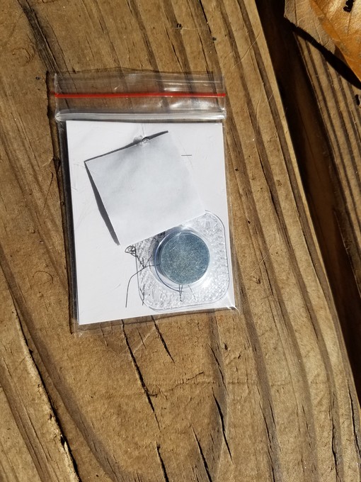 A single magnet to glue to your helmet of choice.