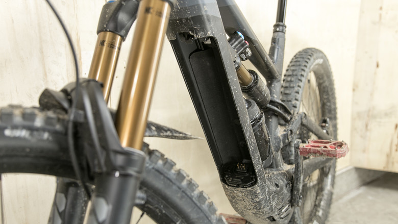 Removable 504wh battery